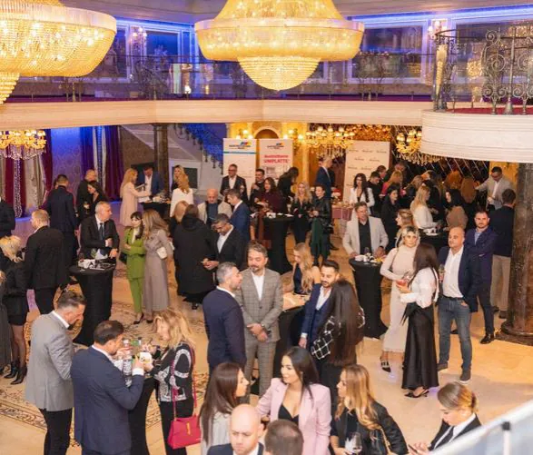 Public la Real Estate Gala